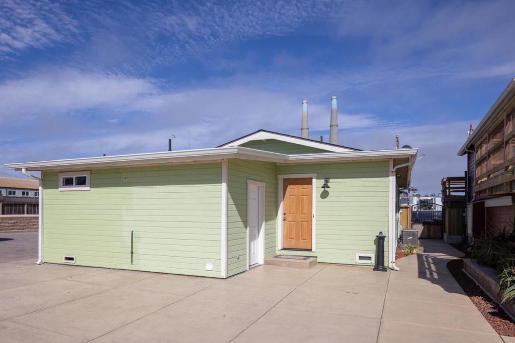 75507552 Sandholdt Road Property Photo 10