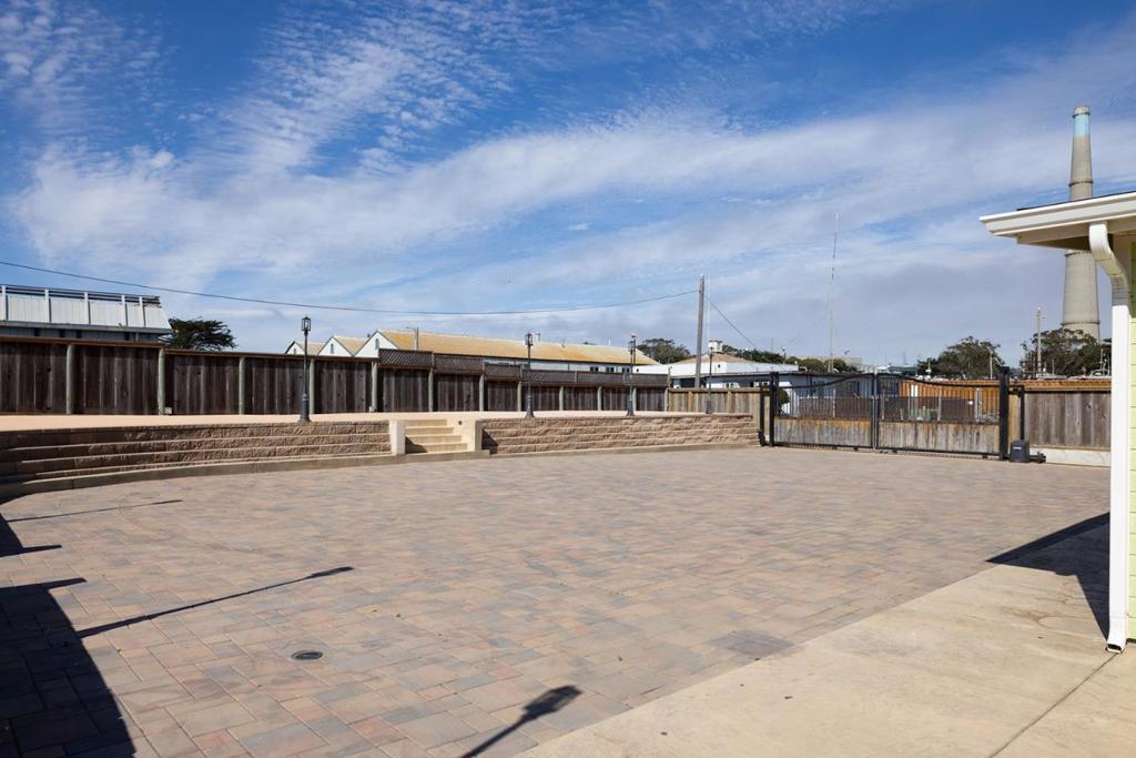 75507552 Sandholdt Road Property Photo 11