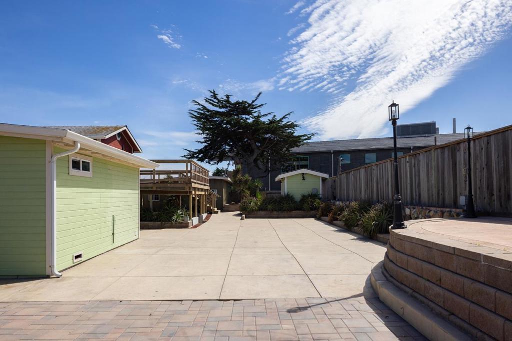 75507552 Sandholdt Road Property Photo 25