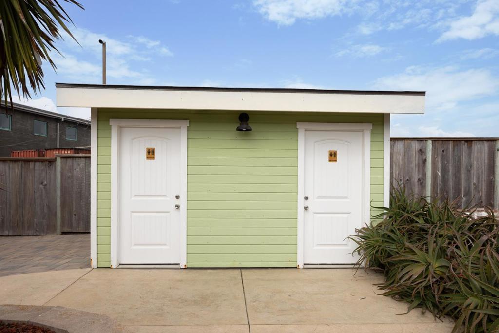 75507552 Sandholdt Road Property Photo 45