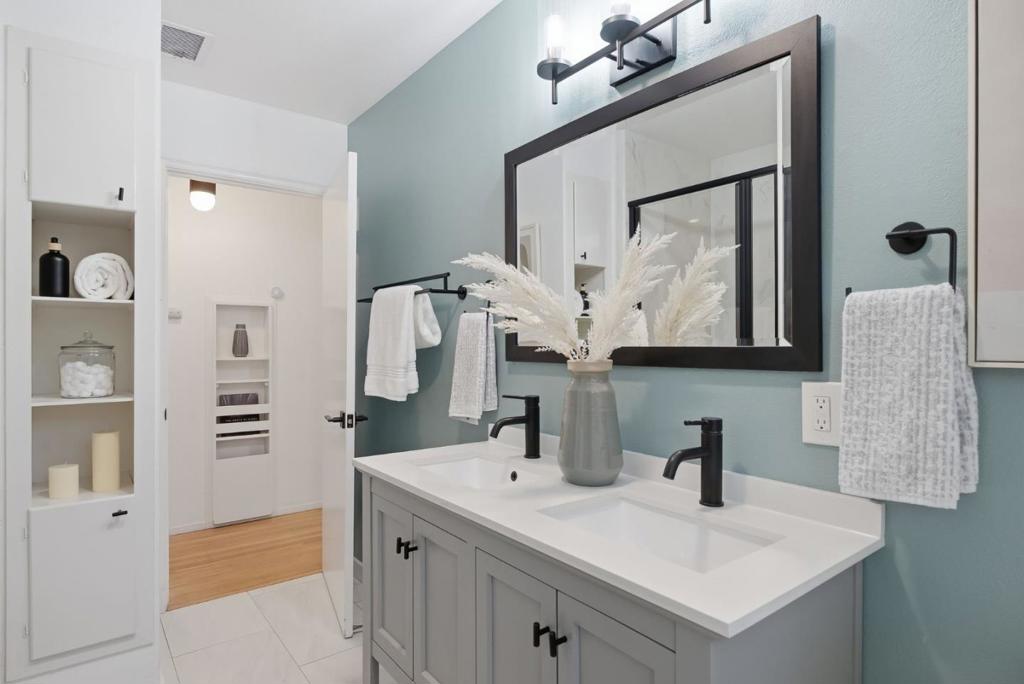 820 Chimalus Drive Property Photo 28