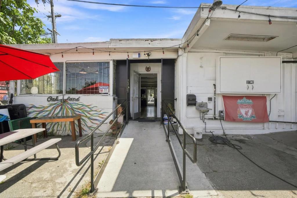 2633 San Pablo Avenue Property Photo 1