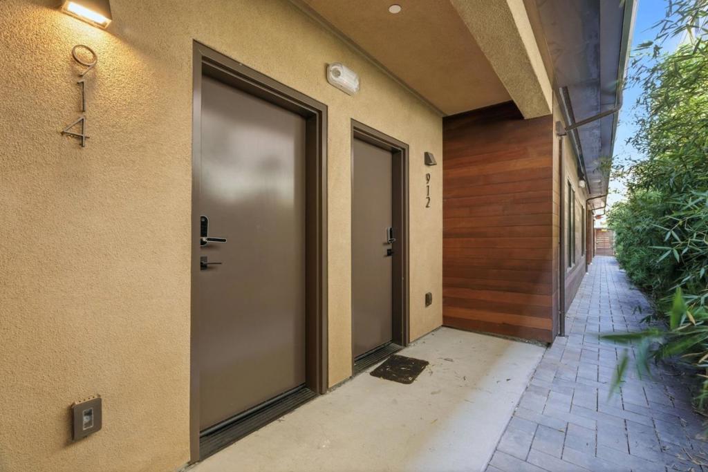 914 Woodside Road Property Photo 8