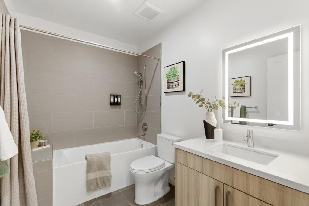 914 Woodside Road Property Photo 18