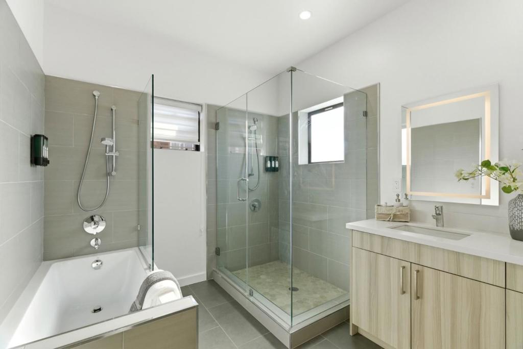 914 Woodside Road Property Photo 31