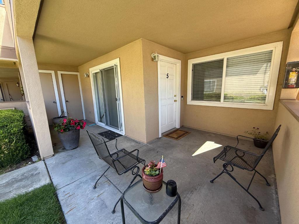 30 W San Joaquin Street 5 Property Photo 3