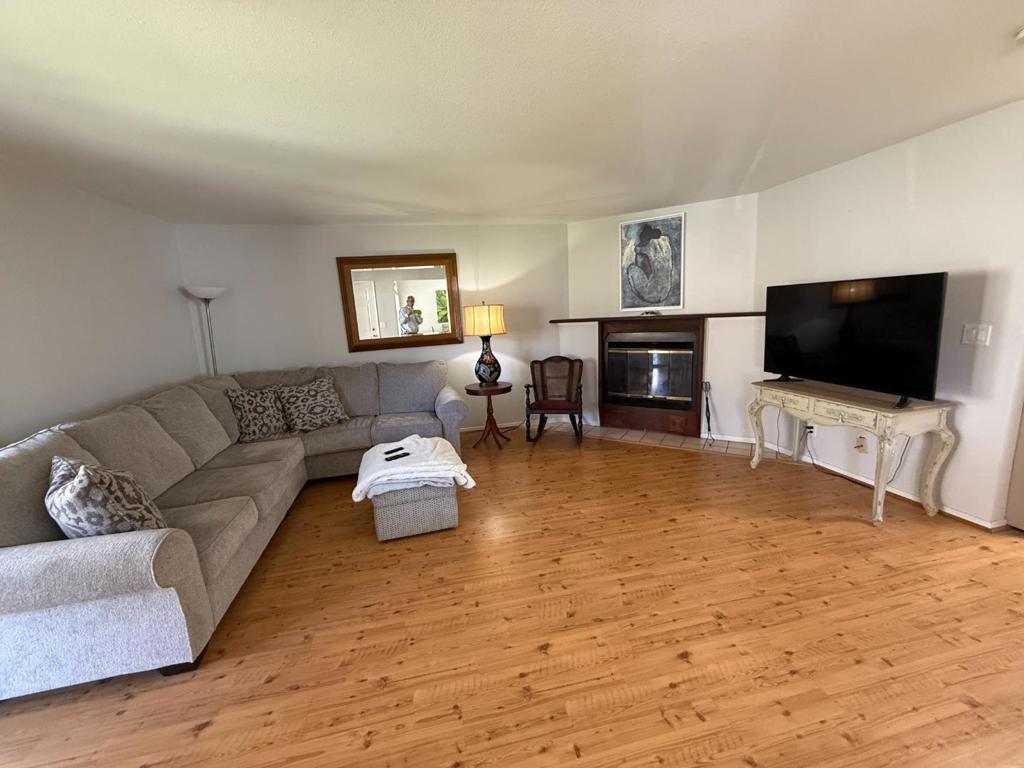 30 W San Joaquin Street 5 Property Photo 4