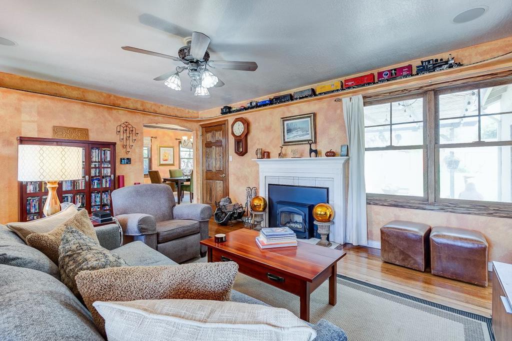184 S Cragmont Avenue Property Photo 8