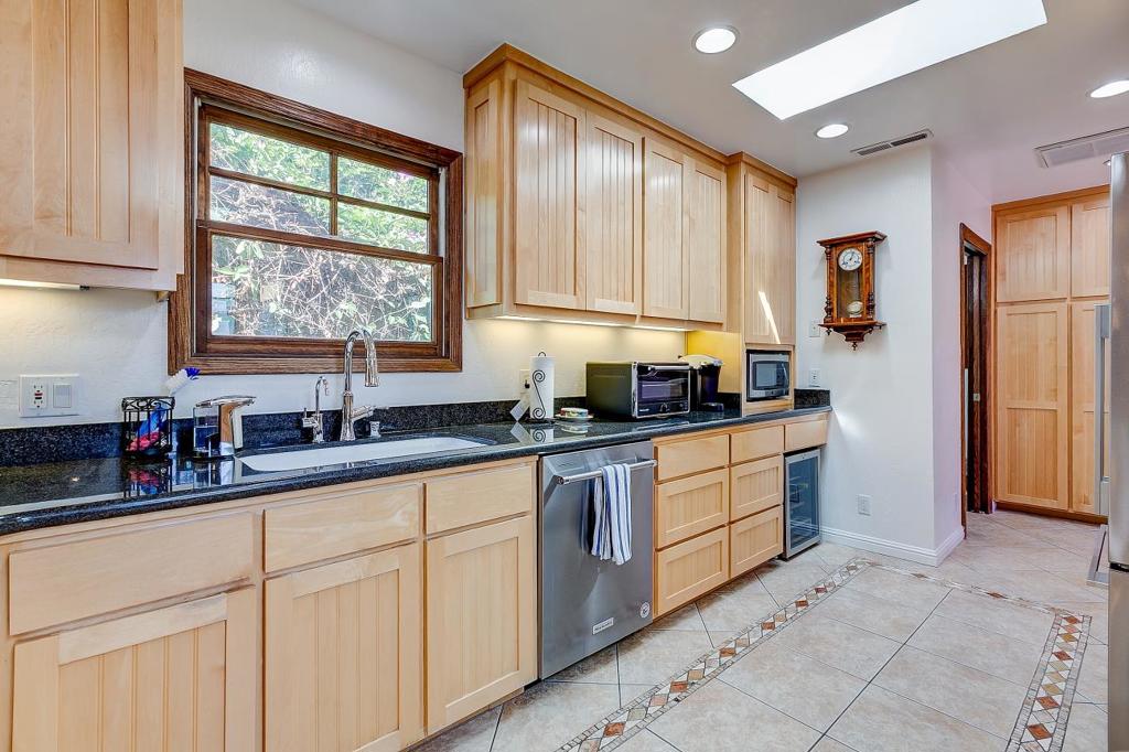 184 S Cragmont Avenue Property Photo 13