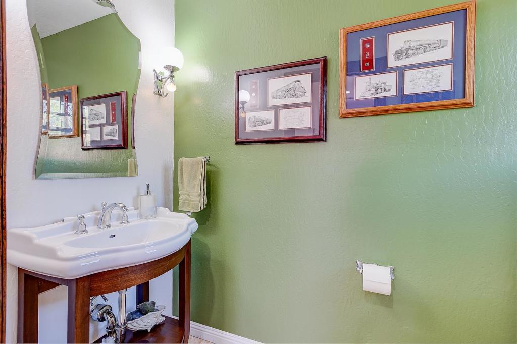 184 S Cragmont Avenue Property Photo 27