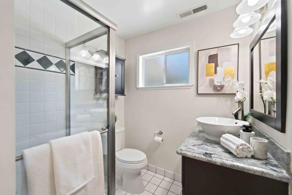 2092 Lynwood Terrace Property Photo 19