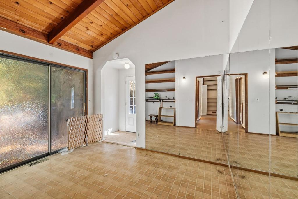 323 Tipping Way Property Photo 6