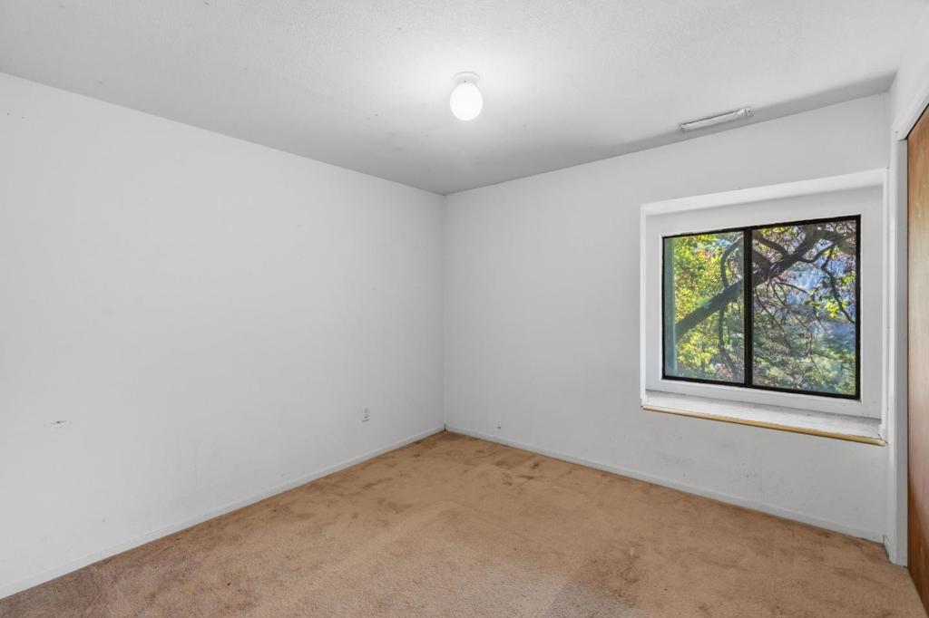 323 Tipping Way Property Photo 16
