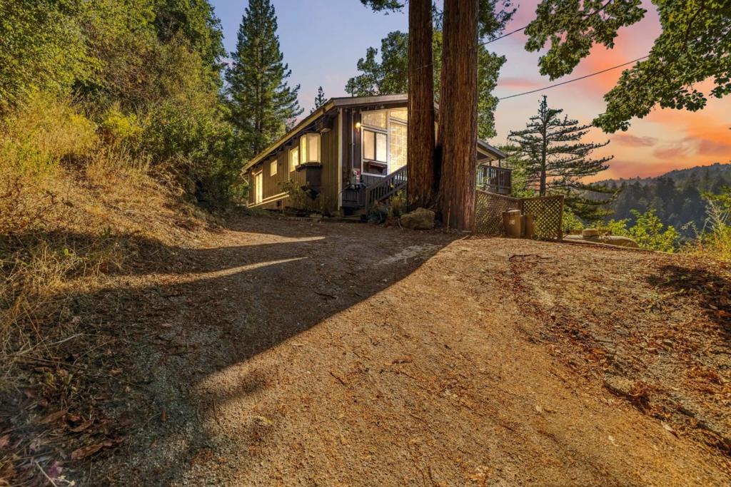323 Tipping Way Property Photo 48