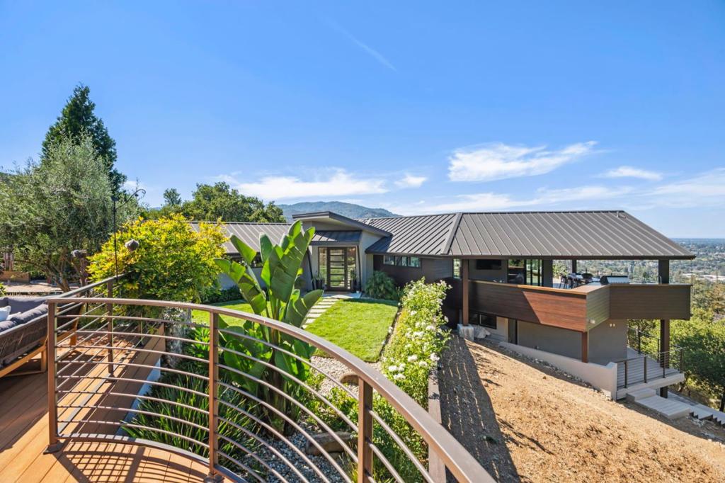17808 Tourney Road Property Photo 8