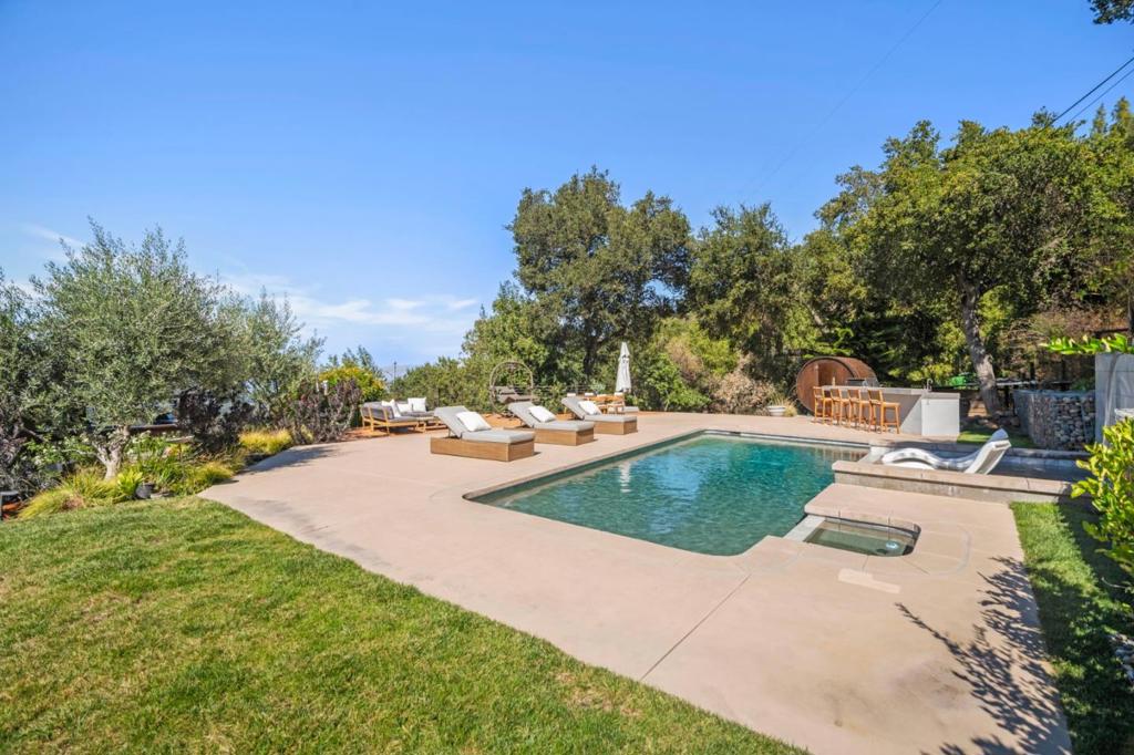17808 Tourney Road Property Photo 11