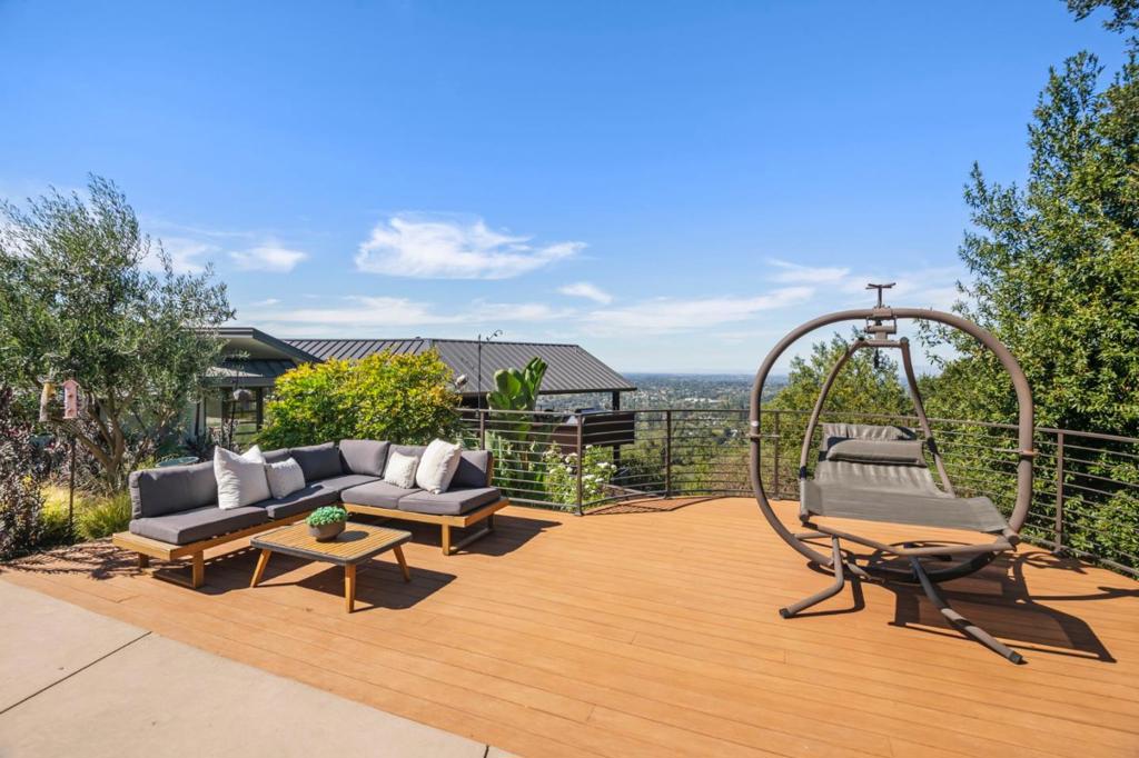 17808 Tourney Road Property Photo 13