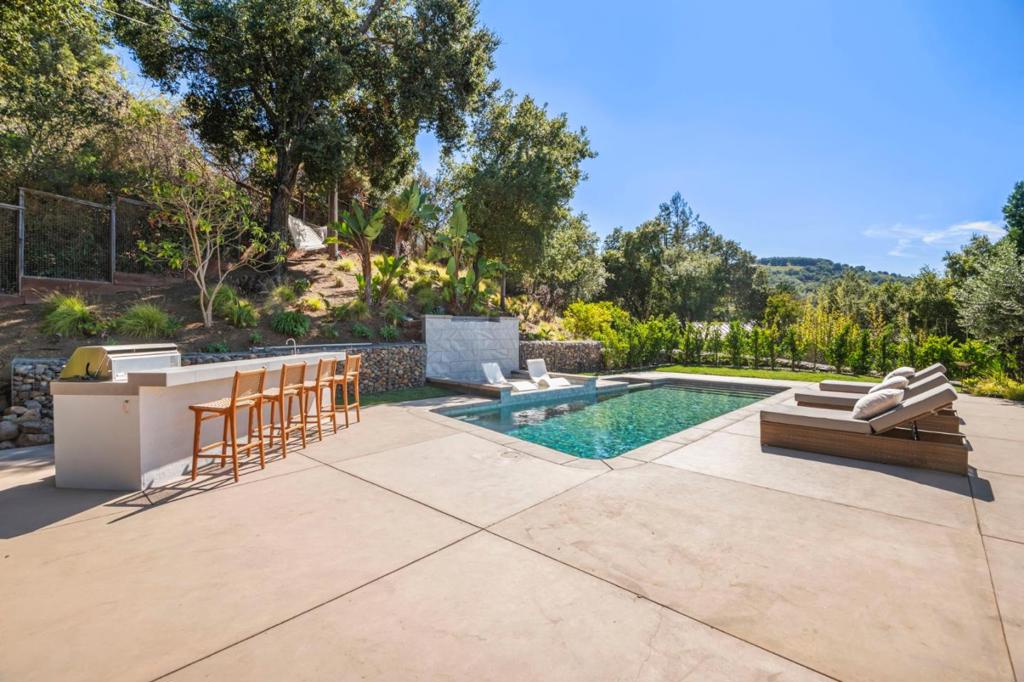 17808 Tourney Road Property Photo 16
