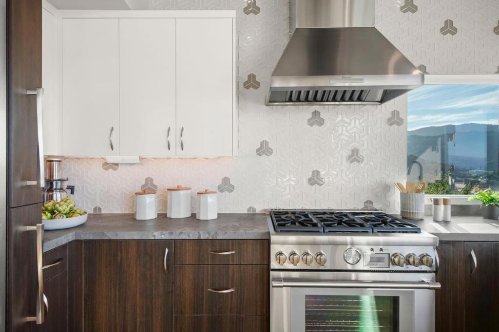 17808 Tourney Road Property Photo 45