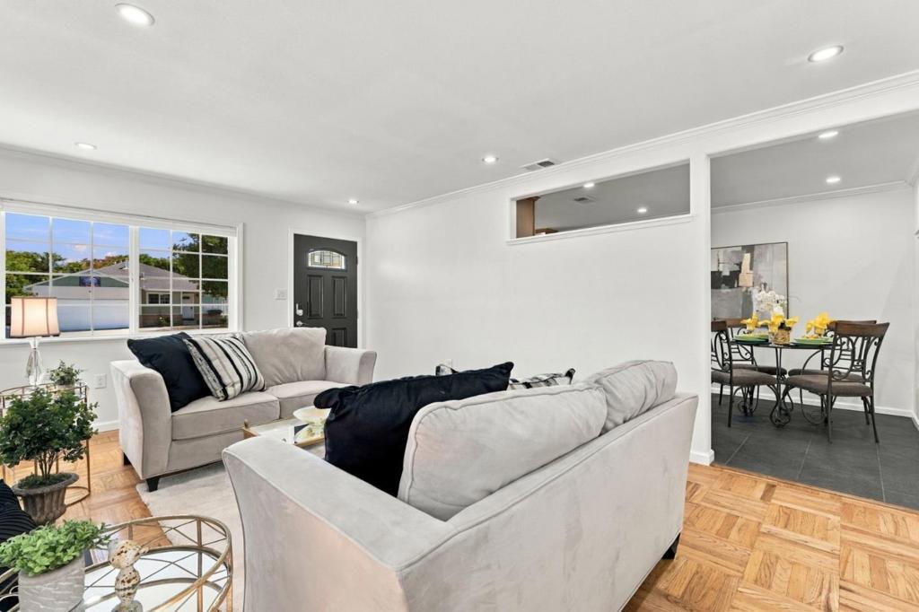 1025 Fulton Avenue Property Photo 8