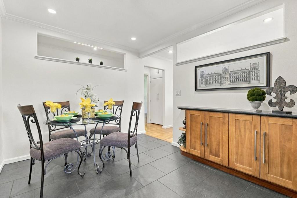 1025 Fulton Avenue Property Photo 14