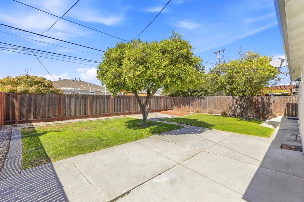 1025 Fulton Avenue Property Photo 24