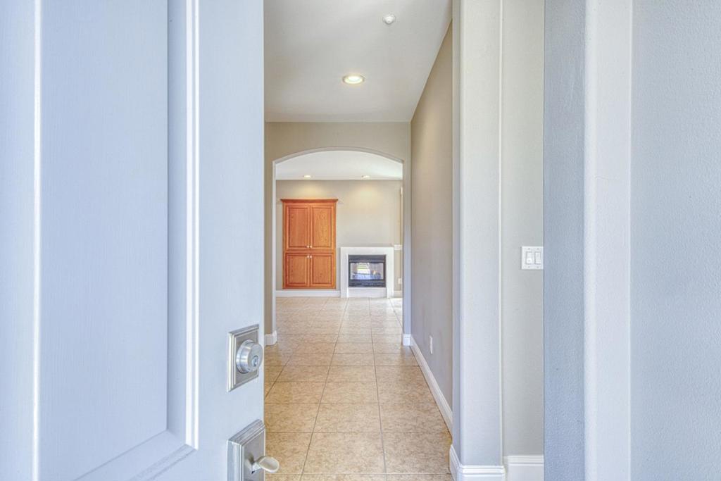 427 Chardonnay Drive Property Photo 4