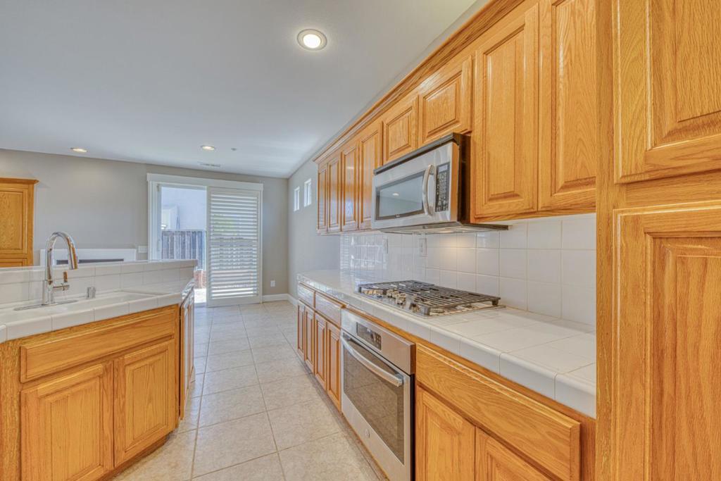 427 Chardonnay Drive Property Photo 14