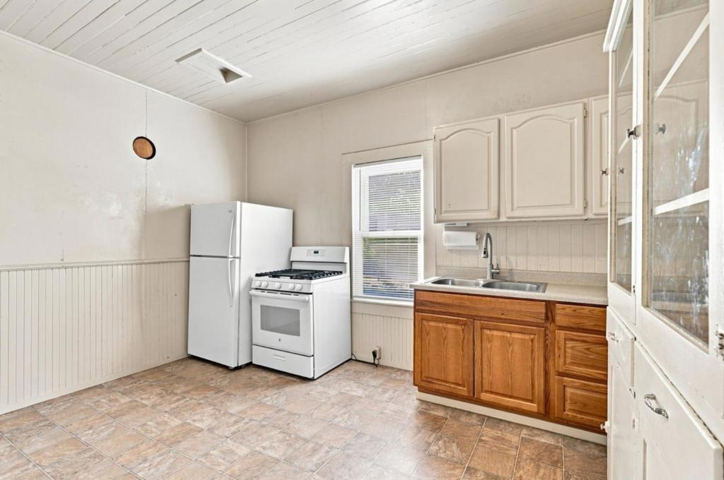 7522 Chestnut Street Property Photo 4