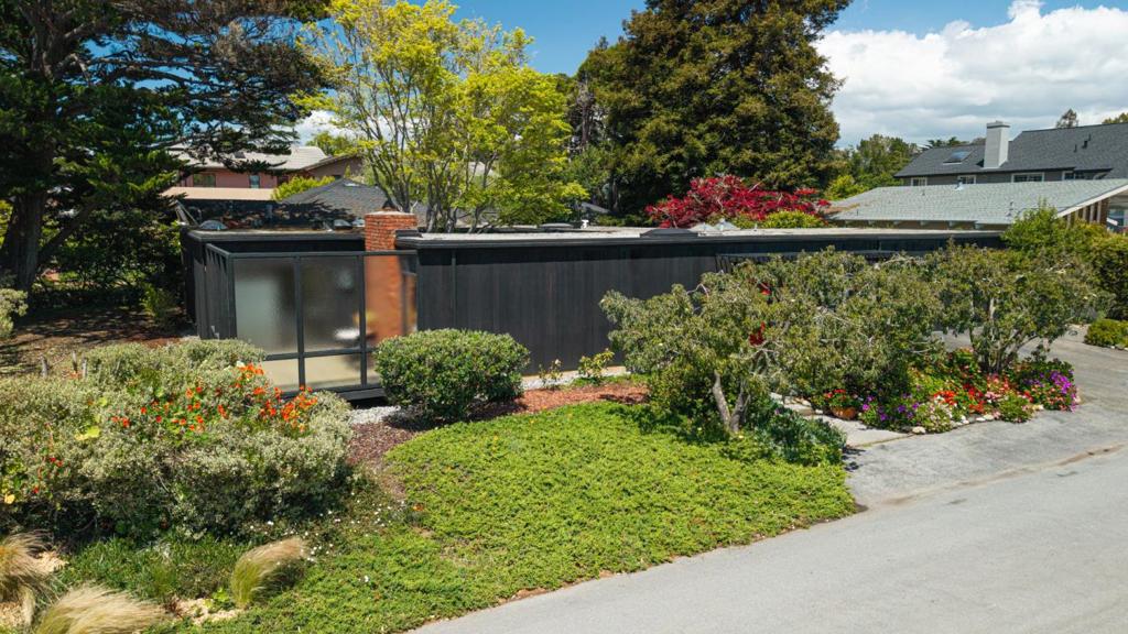 519 Cliff Drive Property Photo 2