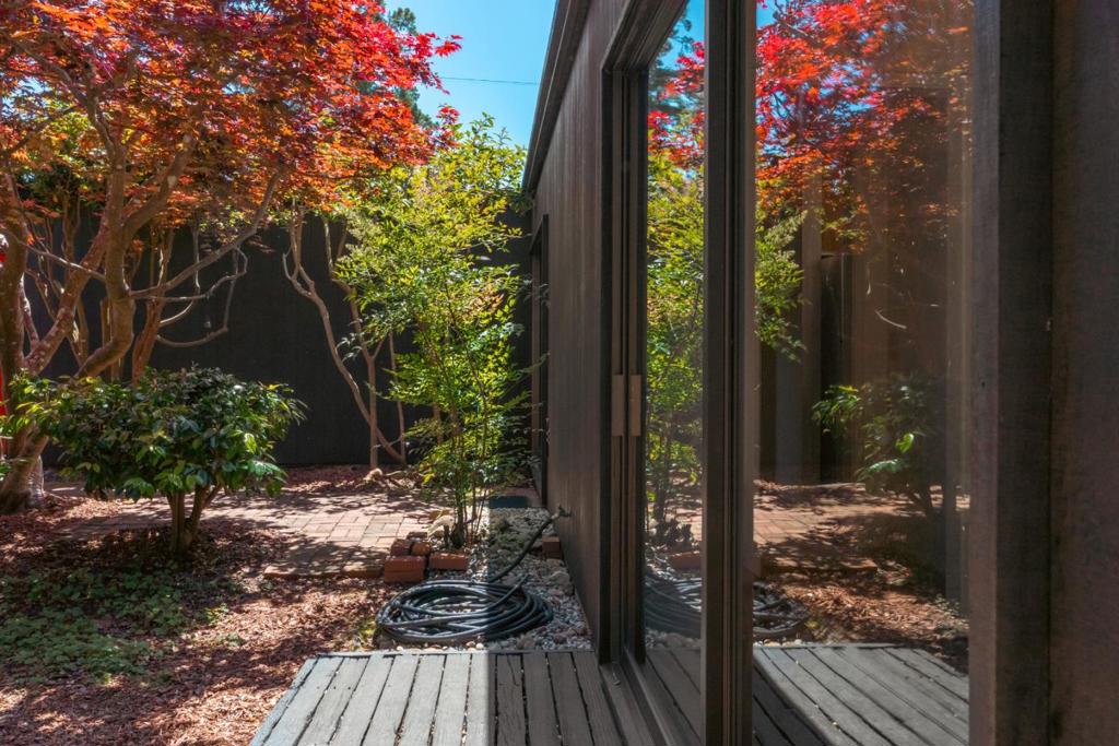 519 Cliff Drive Property Photo 9