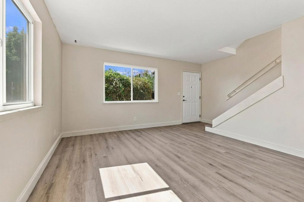 7555 Sunset Way 6 Property Photo 5