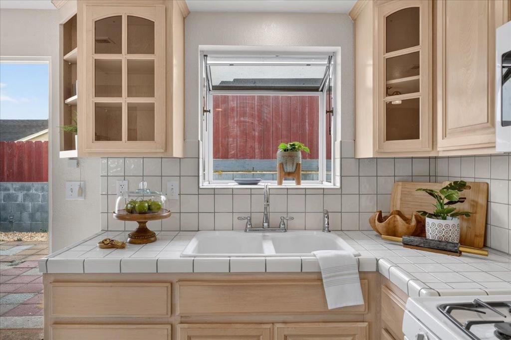 1730 Waring Street Property Photo 16