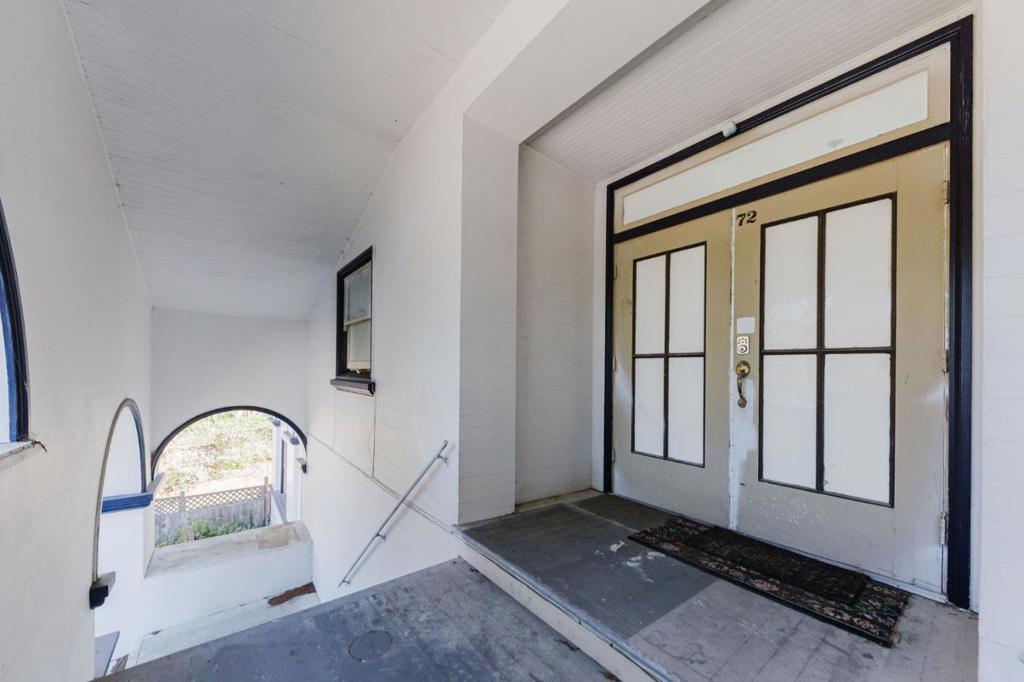 496 6th Street Property Photo 10