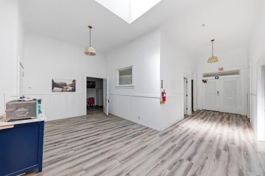 496 6th Street Property Photo 17