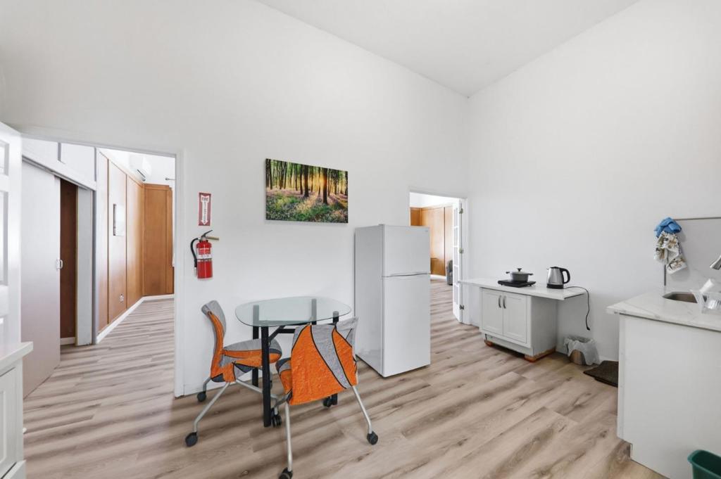 496 6th Street Property Photo 24