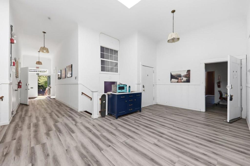 496 6th Street Property Photo 44