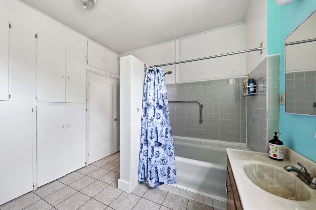 496 6th Street Property Photo 78