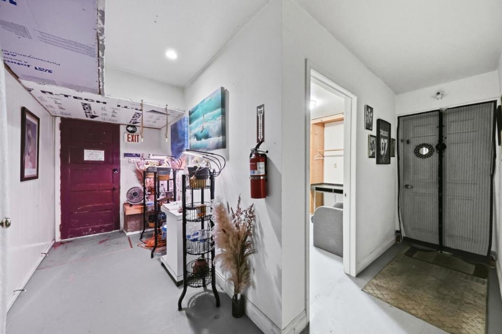 496 6th Street Property Photo 100