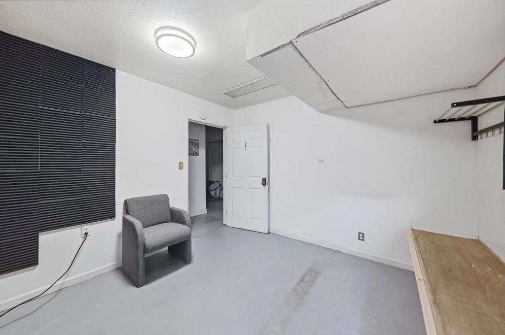 496 6th Street Property Photo 104