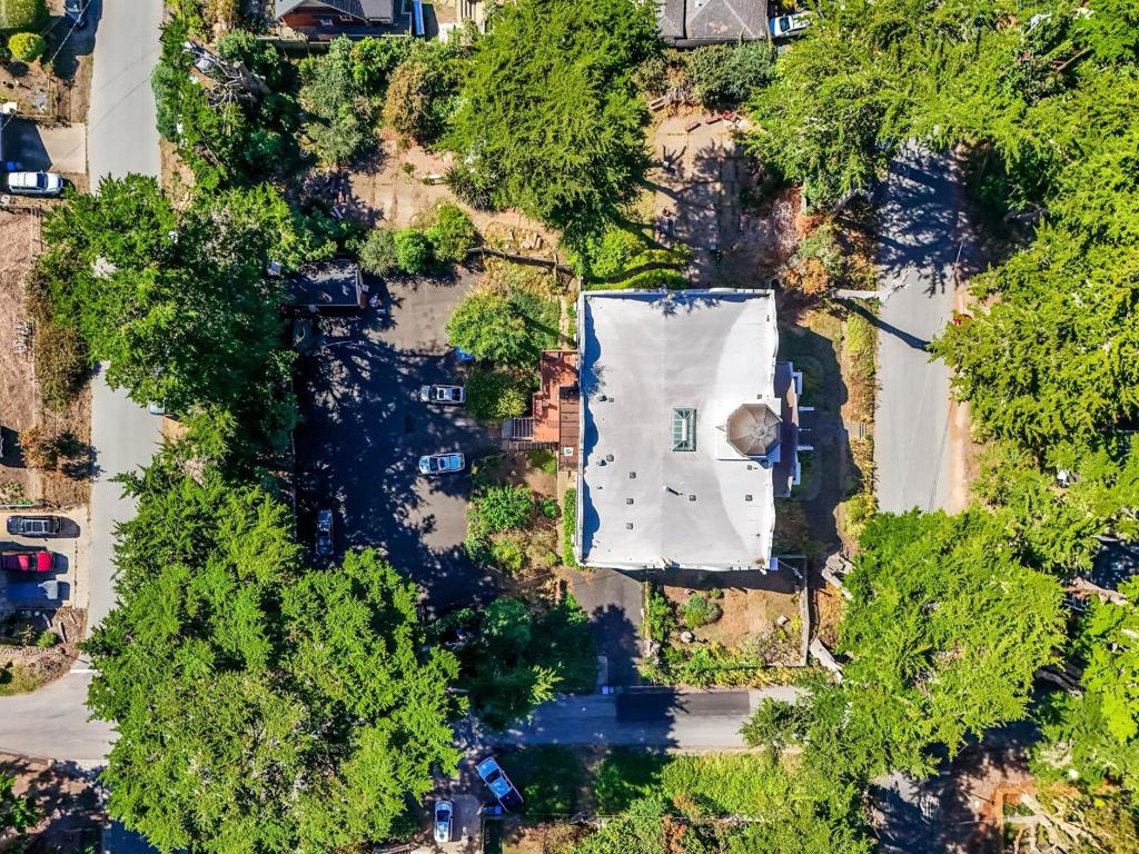 496 6th Street Property Photo 115