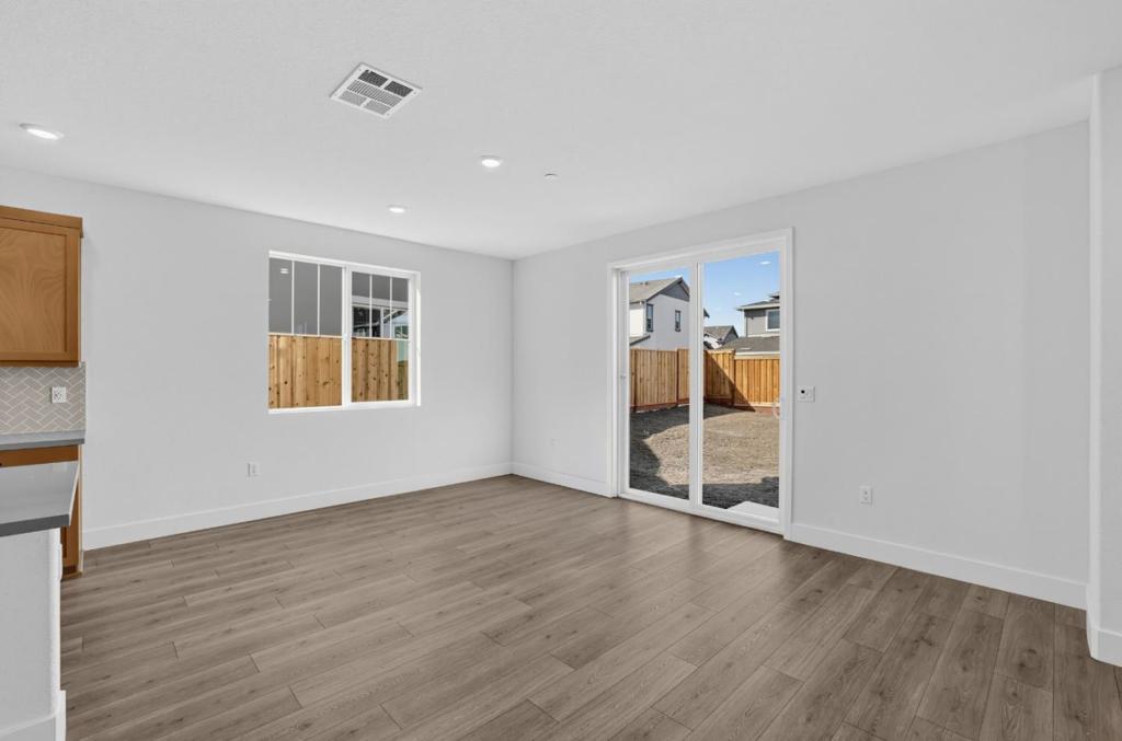 226 Golden Gate Lane Property Photo 5