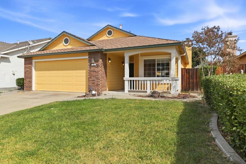2102 Homecoming Way Property Photo 2