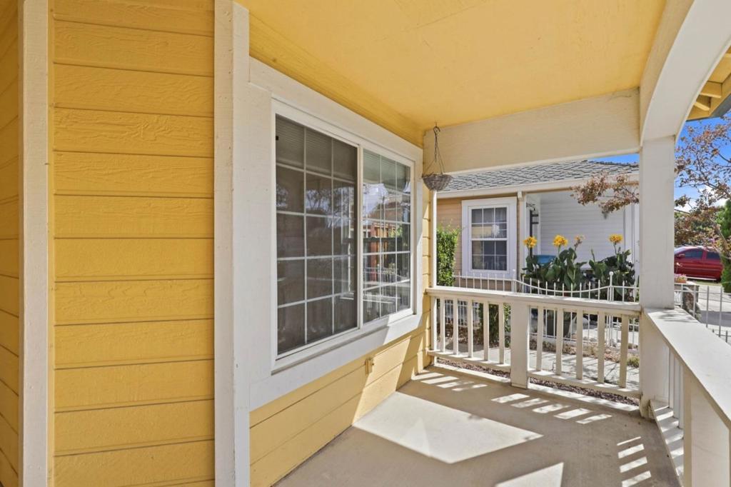 2102 Homecoming Way Property Photo 3