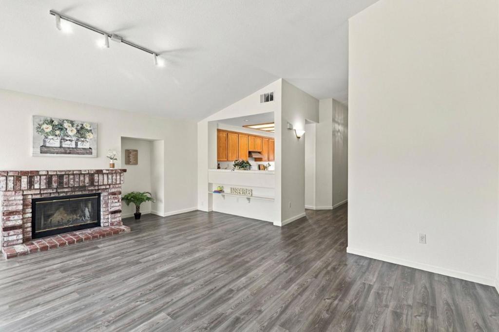 2102 Homecoming Way Property Photo 8