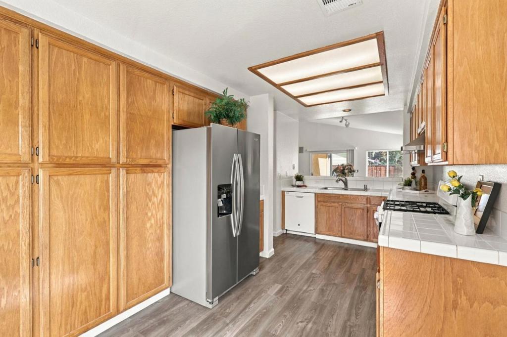 2102 Homecoming Way Property Photo 9