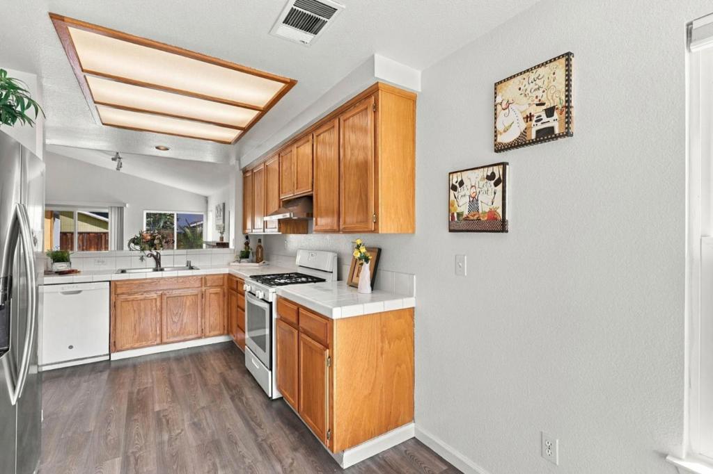 2102 Homecoming Way Property Photo 10