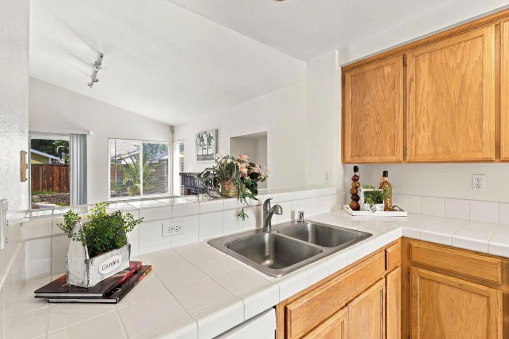 2102 Homecoming Way Property Photo 12