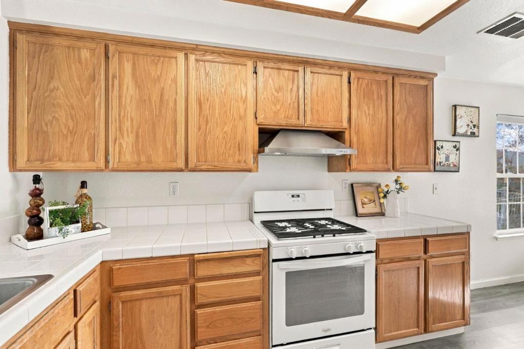 2102 Homecoming Way Property Photo 13
