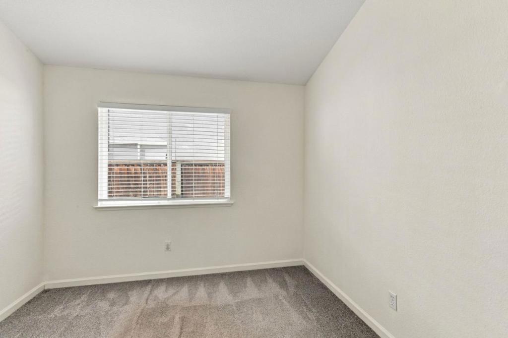 2102 Homecoming Way Property Photo 16